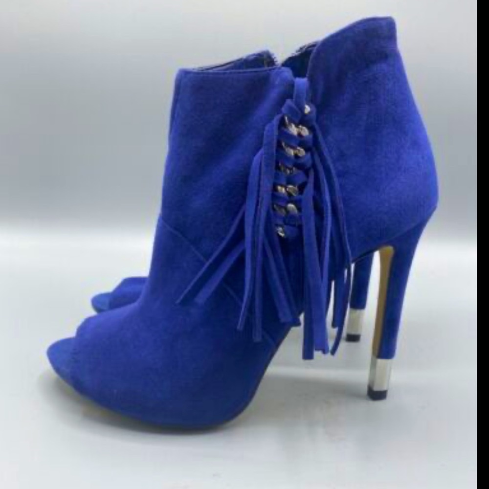 Guess blue suede peep toe bootie heels with chain and fringe detail size 5